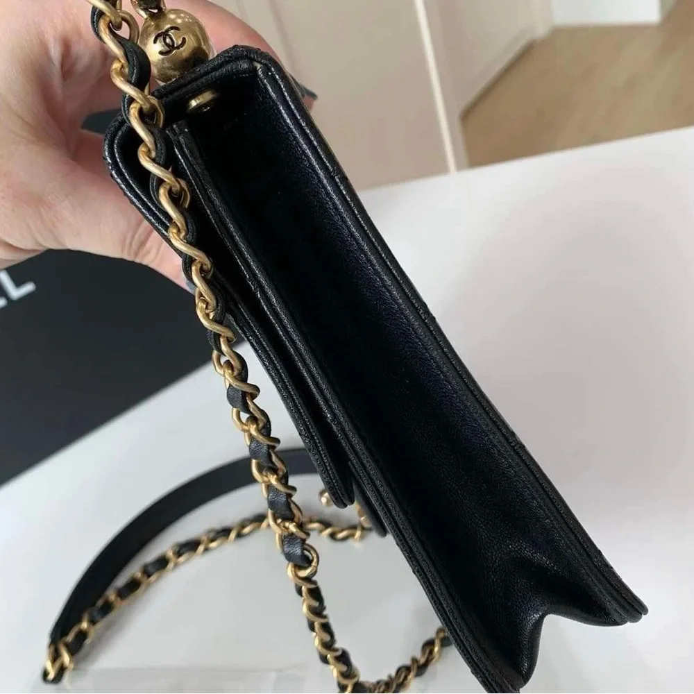 🎀 Chanel Flap Bag Vertical Acrylic Beads Clutch with Gold Chain - Picture 7 of 8